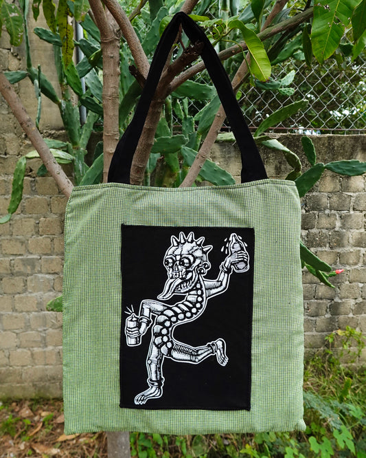 Mandil tote bags